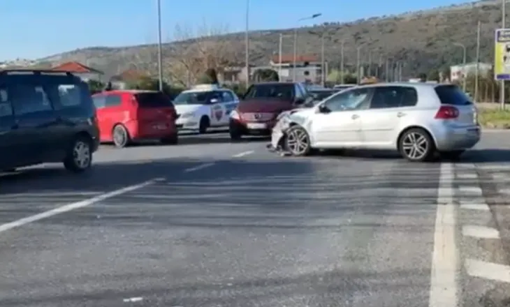 Aksident në aksin Lezhë-Shkodër, përplasen dy automjete