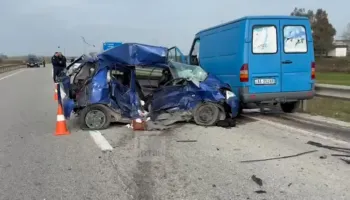 Aksidenti Tepelenë / Zbardhet dinamika, viktimën e zuri gjumi në timon. Arrestohet shoferi i benzit
