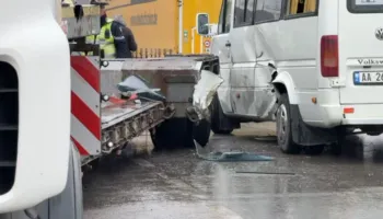 Aksidenti tragjik në aksin Korçë-Maliq! Makinat u përplasën “kokë më kokë”, humb jetën shoferi 45-vjeçar (Emri)