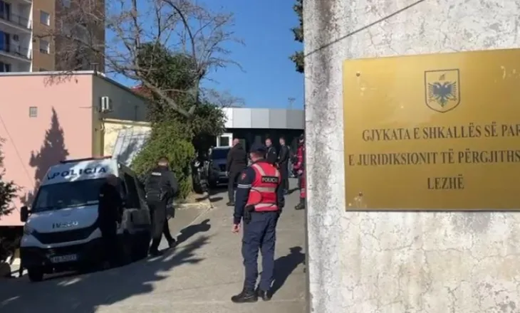 Akuzohet për vrasjen e biznesmenit Ardjan Nikulaj, Ruben Saraiva paraqitet në Gjykatën e Lezhës