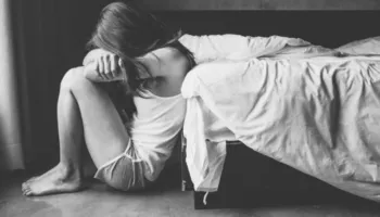 Akuzohet se përdhunoi mbesën 15 vjeçare, gjykata e Beratit lë në burg xhaxhanë