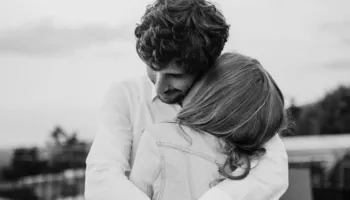 Alban Bala: Lexoji sytë e mi…