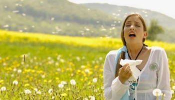Alergjitë sezonale: Ekspertët rekomandojnë të mos i neglizhoni!