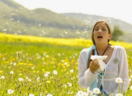 Alergjitë sezonale: Ekspertët rekomandojnë të mos i neglizhoni!