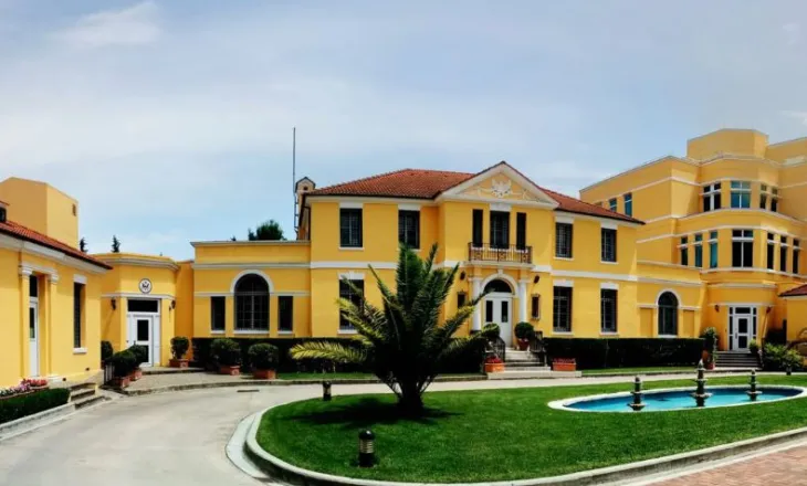 Ambasada amerikane ndan urimin për Fitër Bajramin: Përcjellim urimet tona më të ngrohta të gjithë atyre që festojnë