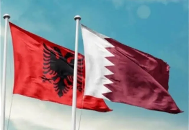 Ambasada në Katar thirrje shqiptarëve: Zbatoni me përpikëri udhëzimet e autoriteteve