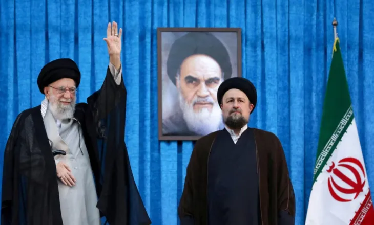 Analiza e Reuters: Vdekja e Khameneit rikthen në skenë nipin e tij, a do jetë ai lideri i ri i Iranit?