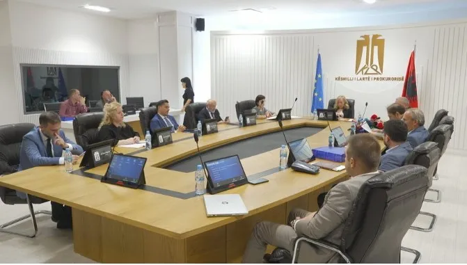 Anëtarit të KLP i publikohen mesazhe erotike me denoncuesen/ Institucioni: Po e verifikojmë