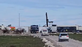 Ankohen banorët/ Zhvendosen mbetjet toksike në Durrës, 102 kontejnerët me mbetje dërgohen në një zonë tjetër