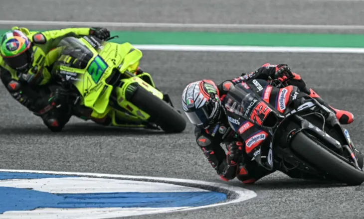 Aprilia bën ligjin në Tajlandë, Bezzecchi triumfon në garën e parë, probleme për Marquez dhe Ducati