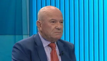 Arben Meçe: Berisha përjashton kundërshtarët nga PD për të mbrojtur mitin e tij