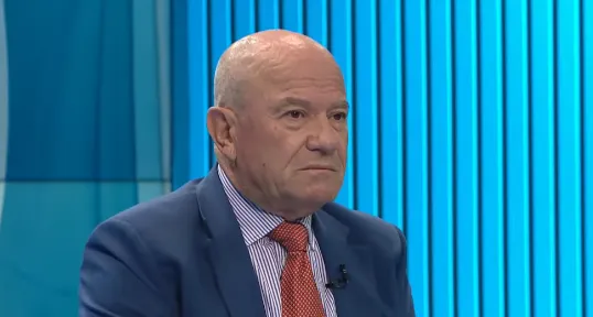 Arben Meçe: Berisha përjashton kundërshtarët nga PD për të mbrojtur mitin e tij