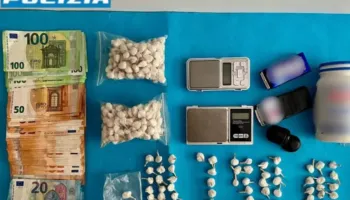 Arrestohet shqiptari në Itali/ Shpërndante kokainë në Ankona, policia i zbulon drogë të groposur