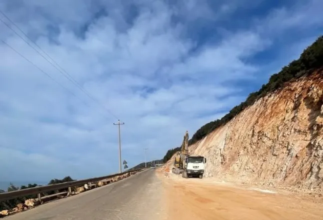 ARRSH njofton shpërthim të kontrolluar pranë daljes së tunelit të Llogarasë: Kujdes në qarkullim