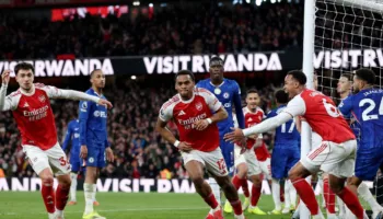 Arsenal fiton derbin ndaj Chelsea-t, falë goditjeve nga këndi. “Blutë” rrezikojnë të mbeten jashtë Champions-it (video)