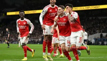 Arsenali fiton derbin me Chelsea dhe mban hapin kryesues në Premier League