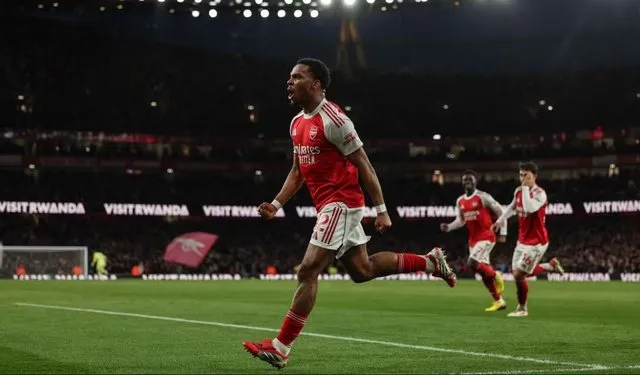 Arsenali fiton derbin ndaj Chelsea dhe shkëputet në krye