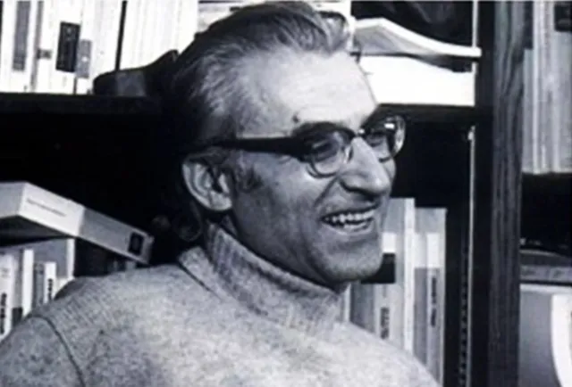 Arshi Pipa: Kritika asht shêji i mendjes së pjekun