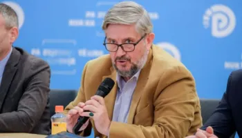 Arsimi profesional në krizë/ Teferiçi: Shkollat e mbyllura, nxënësit detyrohen të largohen jashtë vendit!