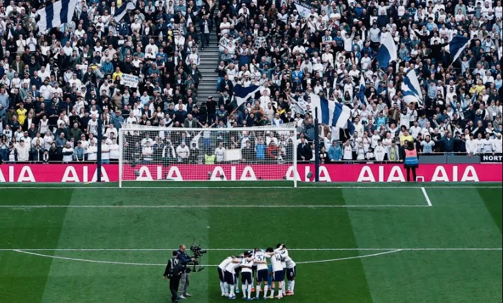 Aston Villa rikthehet te fitorja dhe vendi i 4-të, Tottenham drejt Championship (video)
