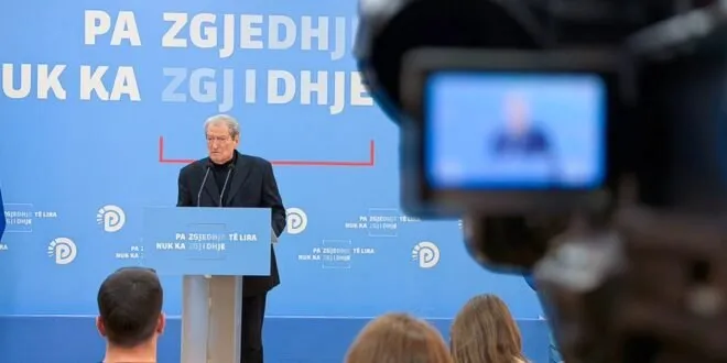 Autoboti i ujit përplas një grua me motor, ndërron jetë