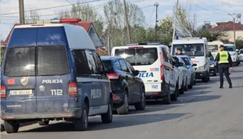 Autori i vrasjes së gruas në Kuman varroset nga bashkia Rroskovec