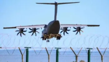 Azerbajxhani mbyll hapësirën ajrore në jug pas raportimeve për dronë iranianë