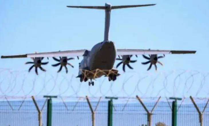 Azerbajxhani mbyll hapësirën ajrore në jug pas raportimeve për dronë iranianë