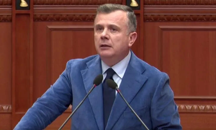 Balla: Berisha Ajatollahu i fundit në Evropë, sulmoi vilën e Enver Hoxhës