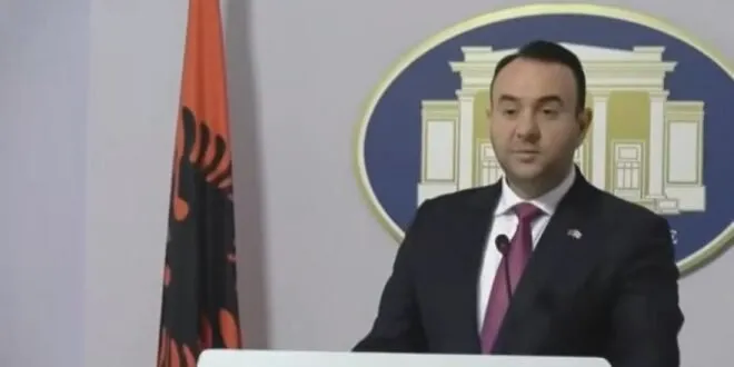 Balliu: Rama do të bëjë kurban Shqipërinë për të mbrojtur Ballukun! Nesër në 12:00 të bashkohemi para parlamentit