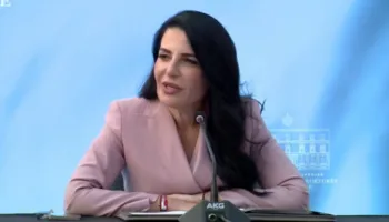 Balluku i dorëzon detyrën ministrit Enea Karakaçi: Nuk më ndihmon t’ju shoh përballë me emocion, por…