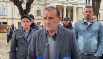 Banorët e Baks Rrjollit konflikt pas emisionit televiziv, pas debatit degradohet në dhunë