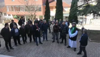 Banorët e Fushë-Bulqizës kundër ndërtimit të HEC-it, dorëzojnë peticion me 350 nënshkrime në Bashki