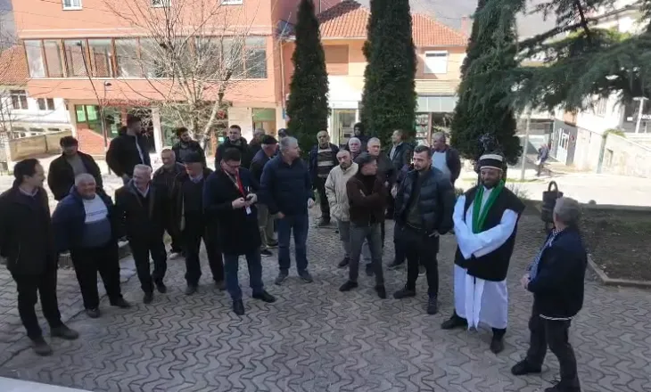 Banorët e Fushë-Bulqizës kundër ndërtimit të HEC-it, dorëzojnë peticion me 350 nënshkrime në Bashki