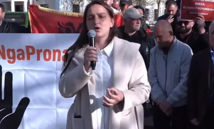 Banorët e Rrjollit protestë para Parlamentit: Kemi dorëzuar kërkesë për seancë dëgjimore