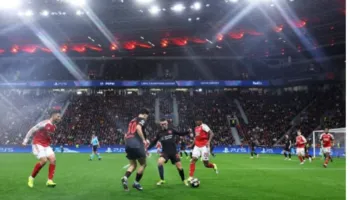 Barazim me gola, një penallti shpëton Arsenalin në Champions