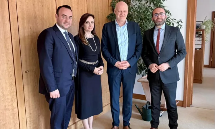 Bardhi nga Berlini paralajmëron: Integrimi europian i Shqipërisë nuk jepet dhuratë, por me meritë dhe transparencë