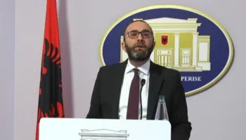 Bardhi: Ramës “nuk iu hap barku” për Ballukun, por bahet peng nga mesazhet për…