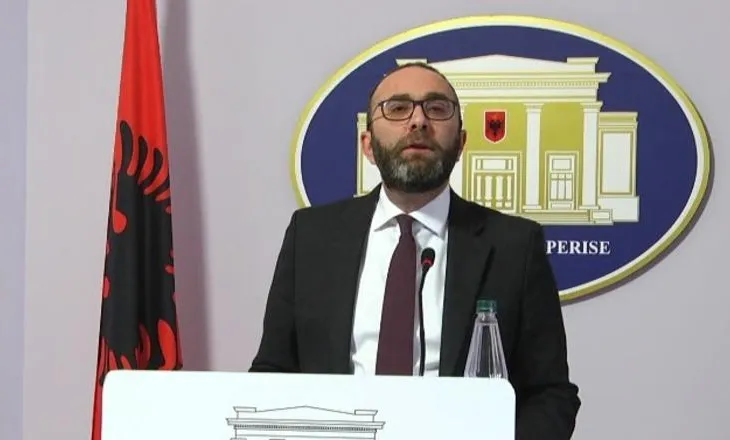 Bardhi: Ramës “nuk iu hap barku” për Ballukun, por bahet peng nga mesazhet për…