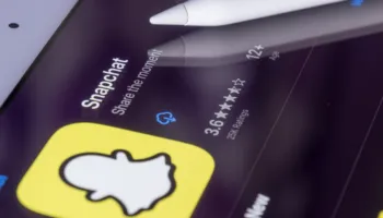 BE hap hetim ndaj Snapchat për rreziqet ndaj fëmijëve, në shënjestër edhe 4 faqe pornografike