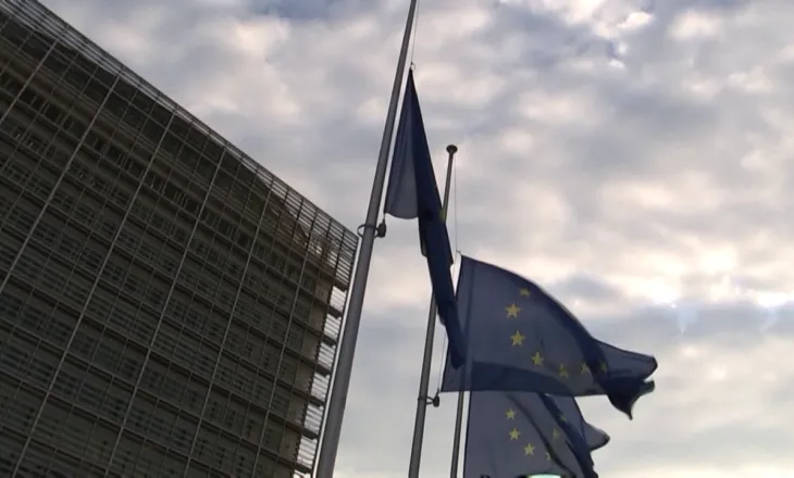 BE heton Snapchat/ Dyshime për rrezik ndaj fëmijëve, platforma nën ‘lupën’ e rregullatorëve