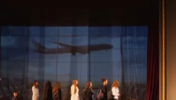 Benet Beci: “Qeshu Rini” nga gjimnazi “28 Nëntori” shpallet shfaqja më e mirë në Festivalin e Teatrit të të Rinjve