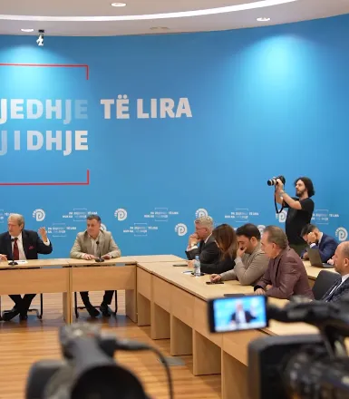 Berisha gjen “levën e Arkimedit” për të rrëzuar kryeministrin