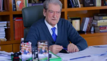 Berisha kthehet nga samiti i PPE: Të bashkohemi nesër në kryengritje paqësore