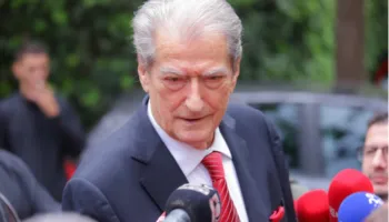 Berisha: Lubia nuk shkon pa Ramën në SPAK, këtë ia ka bërë të qartë edhe Lindës së Surrelit