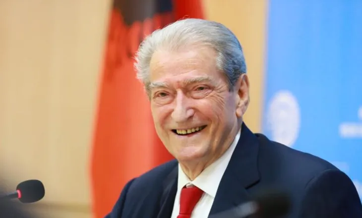 Berisha mesazh qytetarëve pak orë para protestës: Të nderojmë 34-vjetorin e demokracisë, të dalim në shesh për të larguar Edi Ramën