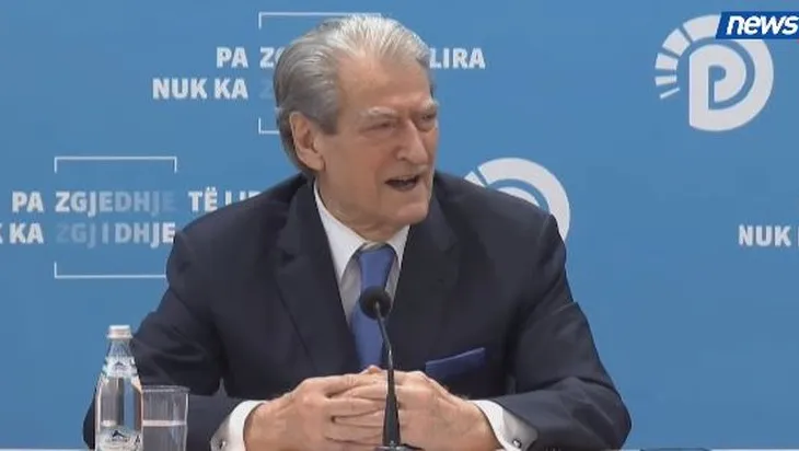 Berisha: Misioni i mësuesve, përcaktues për kombin! Sistemi arsimor në krizë