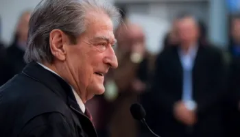 Berisha në Durrës: Vetëm Rama nuk foli për eliminimin e Khameneit, kompleks diktatori