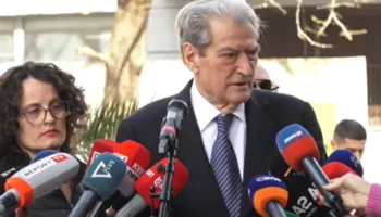 Berisha në SPAK për zbatimin e masës ‘detyrim paraqitje’, lideri i PD deklaratë për mediat: Sovrani do thotë fjalën e tij