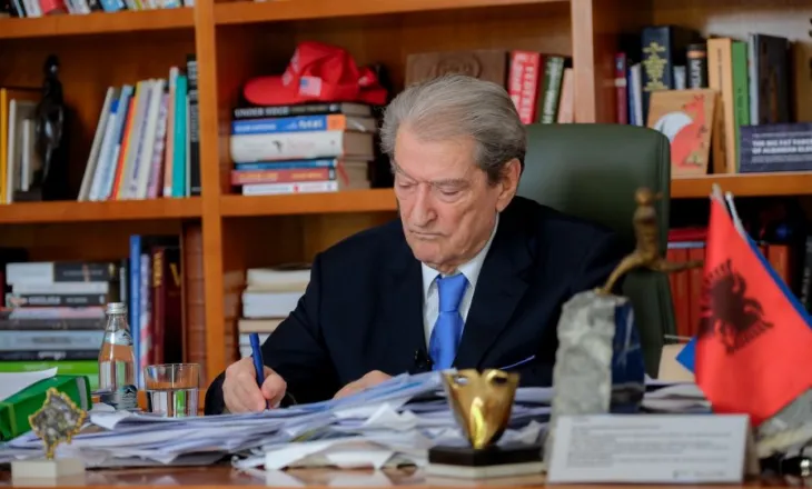 Berisha: Në vend të pasaportës Europiane, Edi Rama u ofron shqiptarëve pasaportën serbe. 12 marsi dita e kryengritjes qytetare